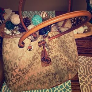 MK PURSE